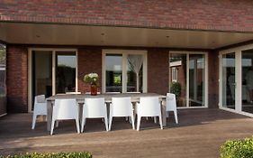 Quaint Holiday Home in Heeze-Leende with Wellness Centre